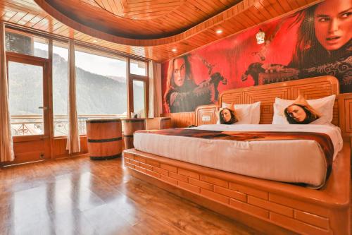 Pirates Resort Centeral Heated with Mountain View & Swimming Pool #Free Pick from Volvo Bus Stand