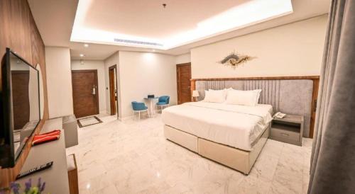 sas blue suites - image 12