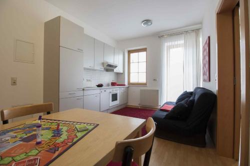 2 bedrooms, 3 beds