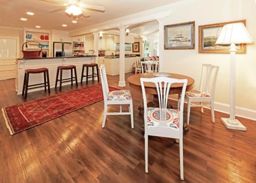 120 Druid Oaks Lane - image 6