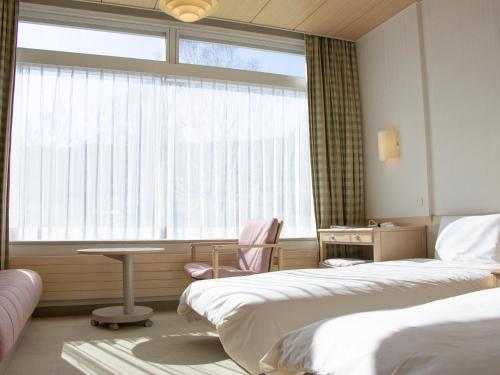 Twin Room B - Non-Smoking (South Building)