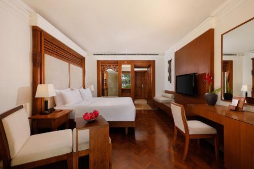 room detail thumbnail 1