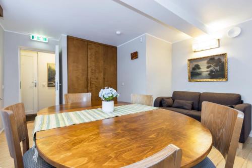 Kitchen, Kadriorg by Rikas Hotels in Kadriorg