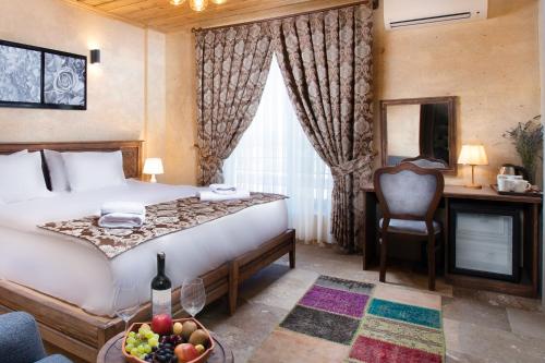 Deluxe Suite with Hot Tub