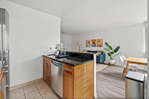 Midtown East 1br w gym nr east river esplanade NYC-1382 in New York, USA
