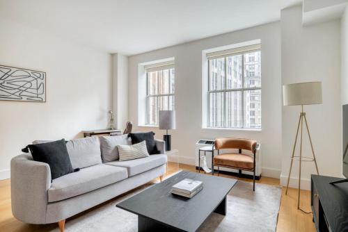 FiDi jr 1br w bar lounge gym nr wall street NYC-1345 in New York, USA