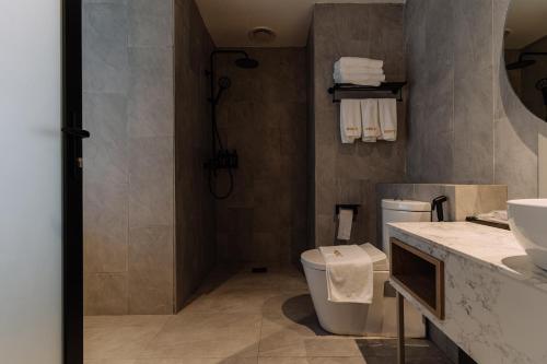 Impiana by Roxy Hotel Room Type - Suite with Balcony