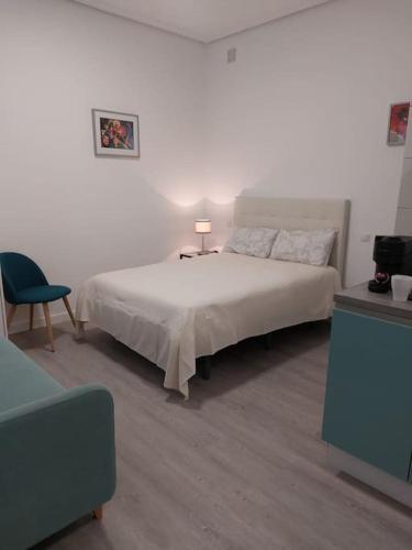 Cozy studio for 2 people in Gran Via.SI2A2 - Tap to explore photos