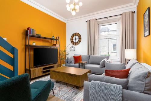 The Stylish 3-Bedroom Maisonette Retreat - Apartment - Stirling