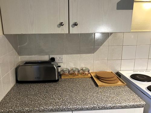 Spacious 2BR Flat with Sofa-Bed in Central Reading