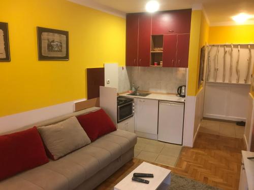 Studio Tina sajam FREE parking in Detelinara