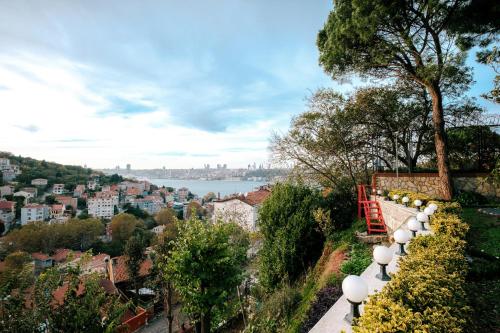 B&B Istanbul - House with Garden and Bosphorus View in Kuzguncuk - Bed and Breakfast Istanbul