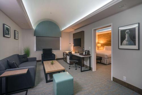 The Row Hotel - image 10