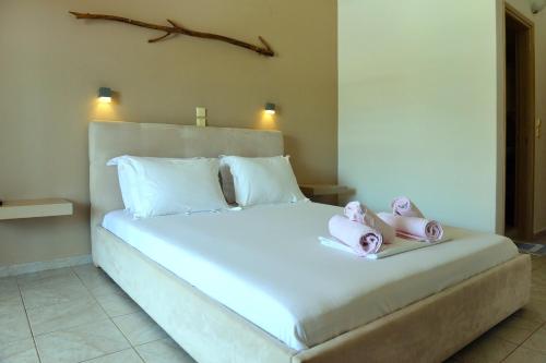 Standard Double or Twin Room with Sea View image 6