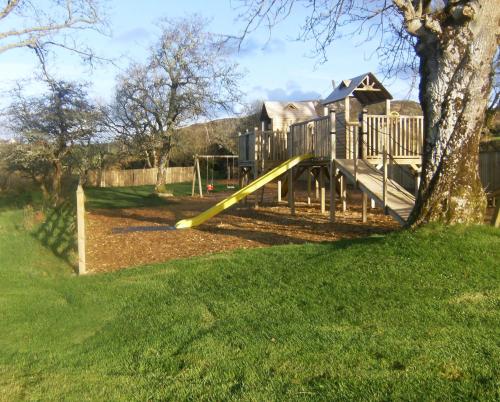 Millstone Cottages - image 3