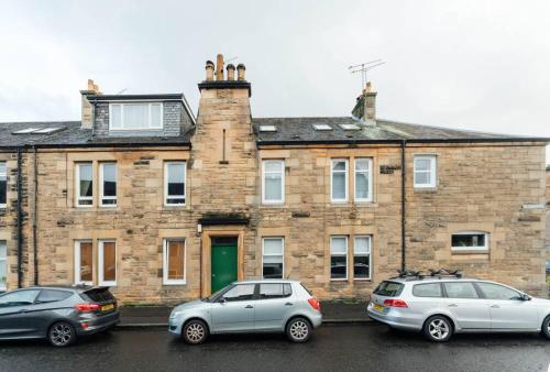 Beautifully Renovated 2 Bedroom Apartment in Észak-Stirling