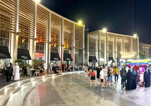 Restaurant, Ramada Hotel & Suites By Wyndham Dubai JBR in Dubai