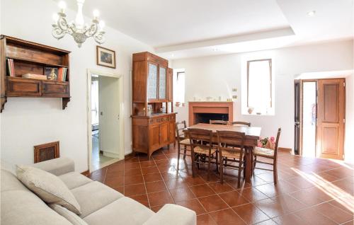 Gorgeous Apartment In Portaria With Wifi