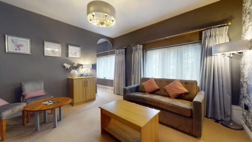 511518586 Stirk House Hotel
