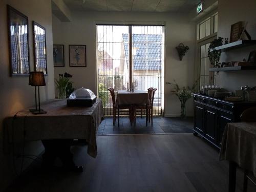 Hals Hotel - image 9