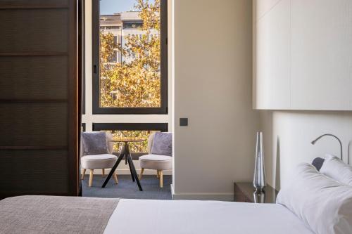 Deluxe Double or Twin Room image 10