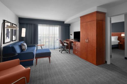 Extended King Suite, 1 Bedroom Hospitality Suite