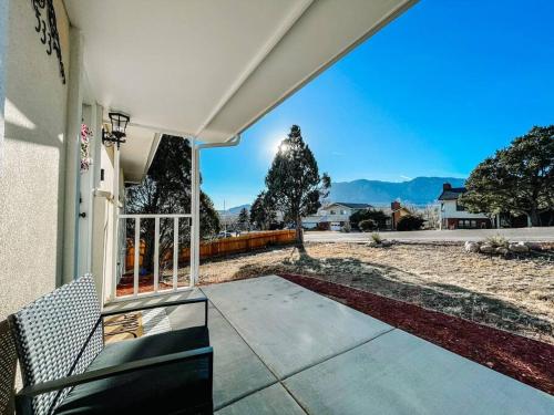 Ridgetop Retreat /mins to Fort Carson, new remodel in Colorado Springs, USA