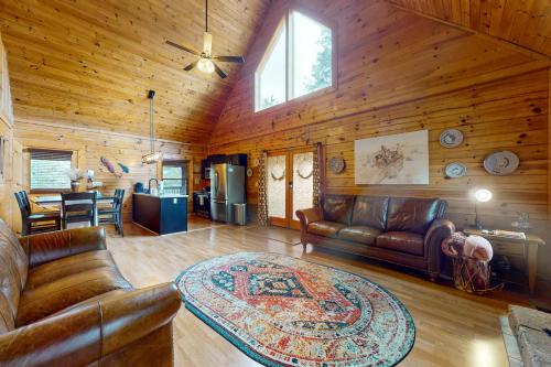 Bear Lake Cabin in Sevierville, USA
