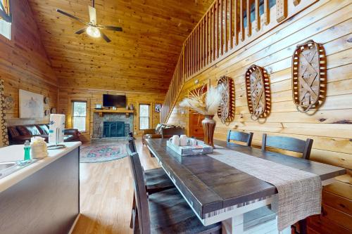 Bear Lake Cabin in Sevierville, USA