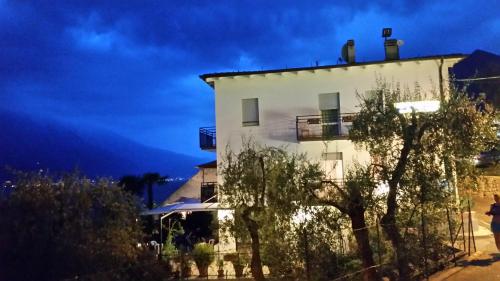 Hotel Augusta Garnì - image 2