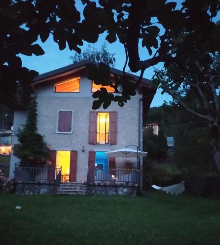 Casa La betulla in Blessagno