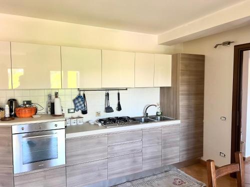 virtuve, Casa vacanze Borgo Rondini in Rocca Di Cambio