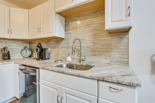 Vernon Township Condo with Balcony Near Ski Lifts! in Vernon Township, USA
