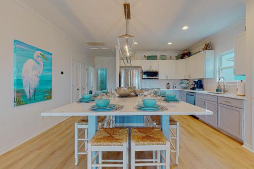 Family-Friendly Crystal Beach Home Steps to Beach in Crystal Beach, USA