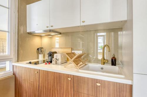 Konyha, Luxury Suite - Jacuzzi et Sauna in Arpajon