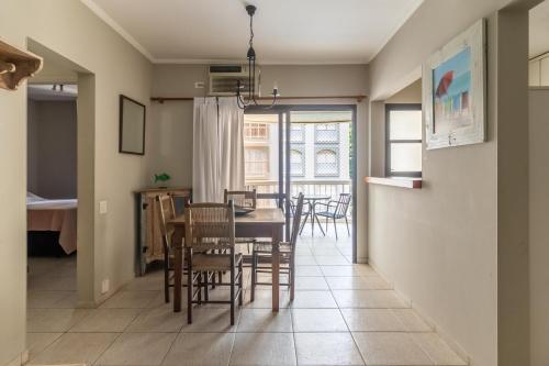Flat a beira mar com piscina – khách sạn tại Morro do Maluf