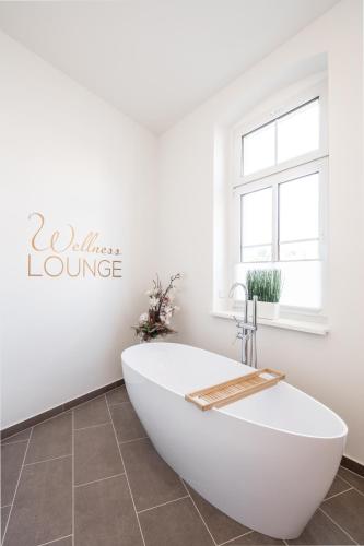 Fürdőszoba, Goethe Palais Suite Anna Amalia l 1-8P l Lift l Parkplatz in Aue