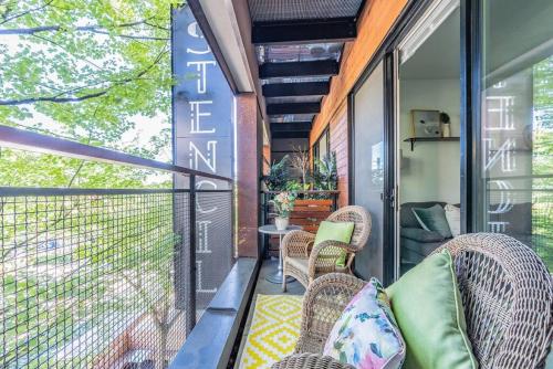 Central District Condo | Modern| Rooftop - Tap to explore photos