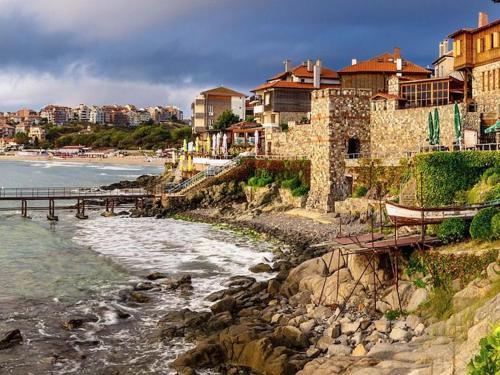 Tia Maria is situated in the southern part of the Sunny Beach Resort - image 6