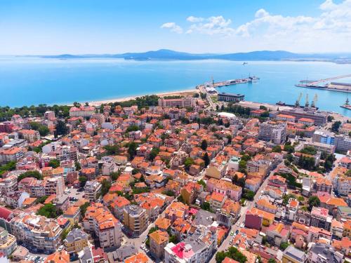 Tia Maria is situated in the southern part of the Sunny Beach Resort - image 12