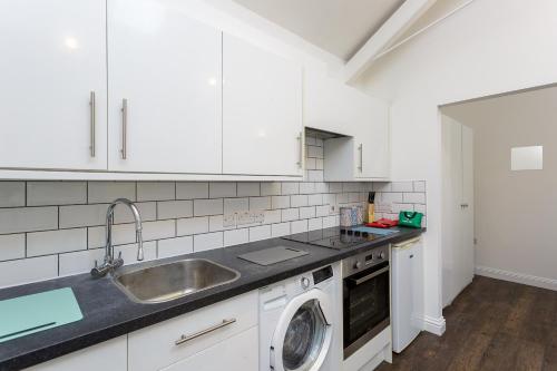 Deluxe Apartment image 9