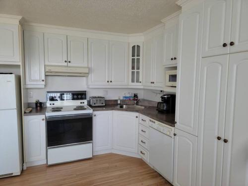 Konyha, Maison Miramar à 5 min de la Baie (Maison Miramar a 5 min de la Baie) in Sainte-Luce (QC)