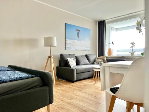 B&B Bremerhaven - WEITBLICK APARTMENT direkt am Park mit kostenlosem Parkplatz - Bed and Breakfast Bremerhaven