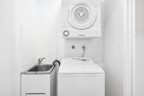 APX World Square - image 3
