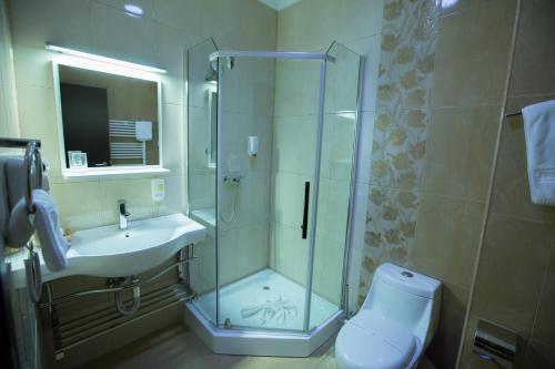 Twin Room with City View