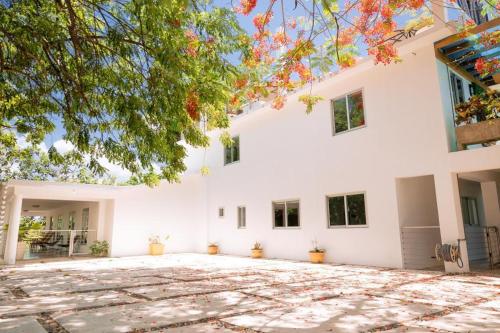Apartamento en Rio San Juan a 4 minutos de playas piscina con agua caliente in Rio San Juan