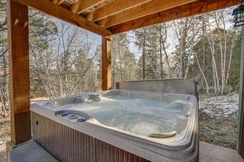 Lead Home with Pool Access 3 Mi to Terry Peak Mtn!, Lead (photo 2)