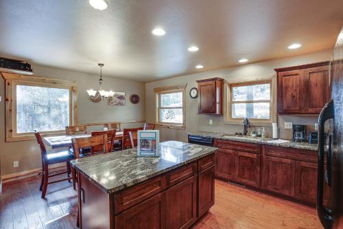 Lead Home with Pool Access 3 Mi to Terry Peak Mtn!, Lead (photo 6)