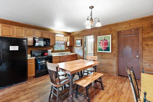 Charming Modern Cabin with Hiking Trails and Fire Pit Charming Modern Cabin with Hiking Trails and Fire Pit