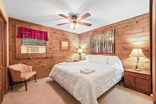 Classic Log Cabin with Fireplace on Quiet River Classic Log Cabin with Fireplace on Quiet River